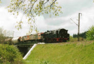 95.027 und ein Tiger der HVLE am 25.05.2010 am blauen See