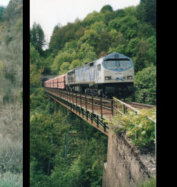 250.002-3 am 08.06.2005 auf dem Krocksteinviadukt