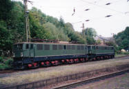 E251.001 und 002 am 29.09.2002 im Bahnhof Rbeland