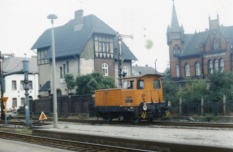 102.236-7 am 24.06.1989 am Bahnsteig 1 Bahnhof Gsten