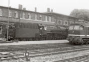 03.2235 und 132.215 am 02.06.1978 im Personenbahnhof Gsten