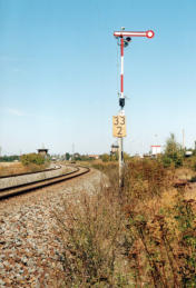 Einfahrtsignal der neuen Strecke von Giersleben