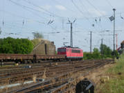 ein Container unterwegs in Richtung Halle