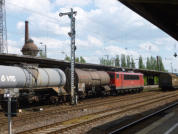 155.253-8 mit gemischten Gterzug nach Halle